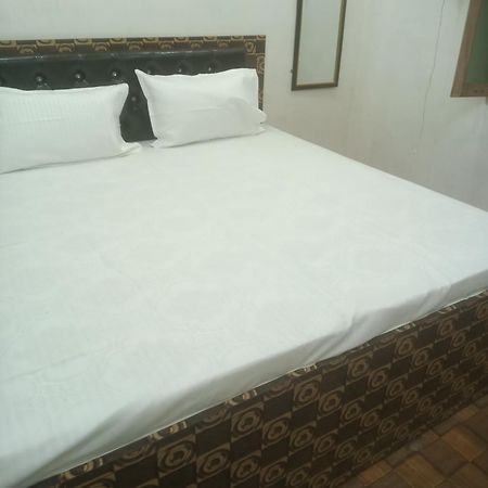 Shivaay Home Stay Varanasi Exteriör bild