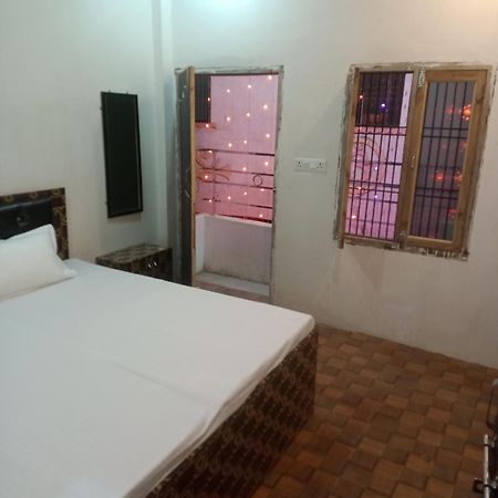 Shivaay Home Stay Varanasi Exteriör bild