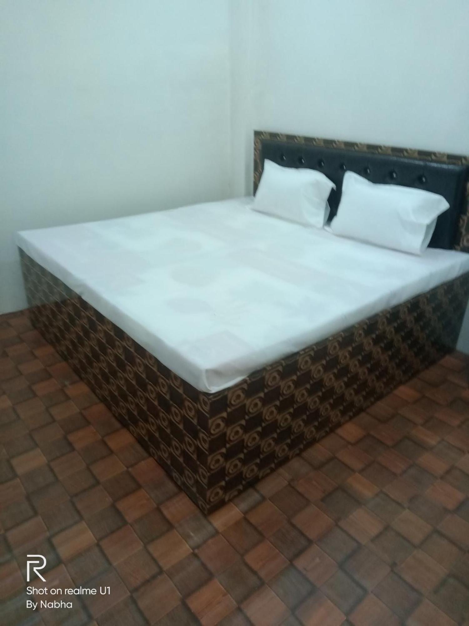 Shivaay Home Stay Varanasi Exteriör bild