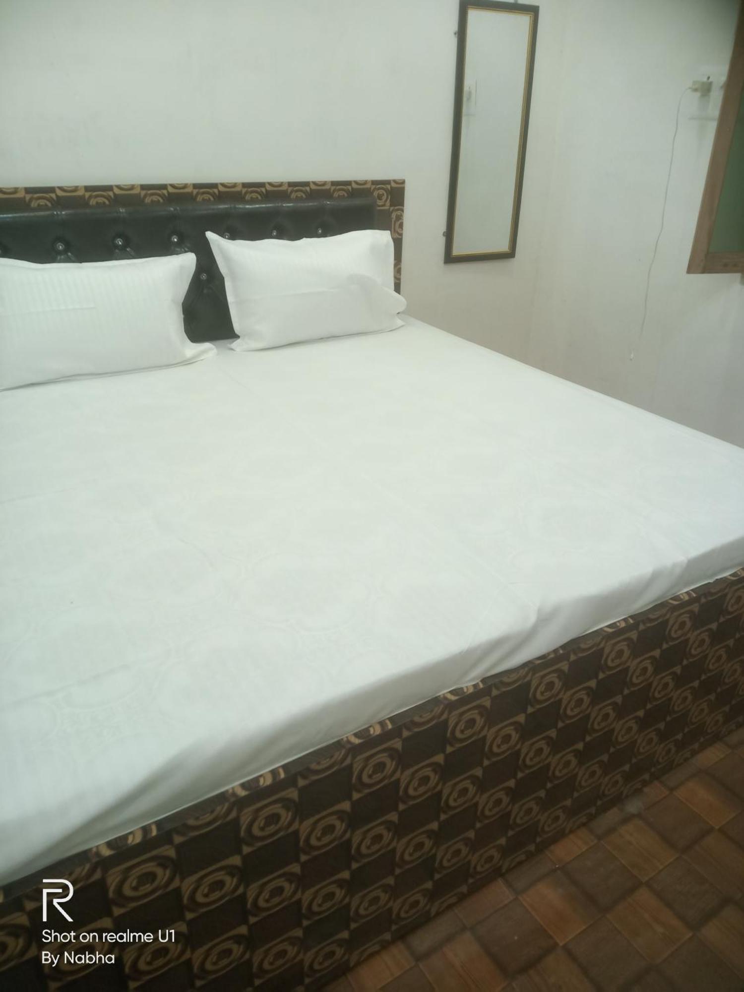 Shivaay Home Stay Varanasi Exteriör bild