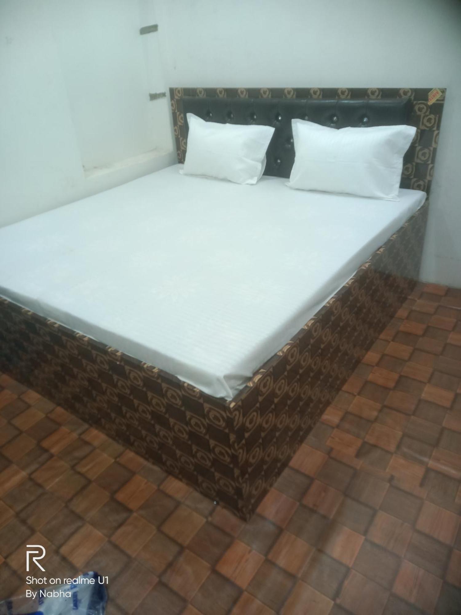 Shivaay Home Stay Varanasi Exteriör bild