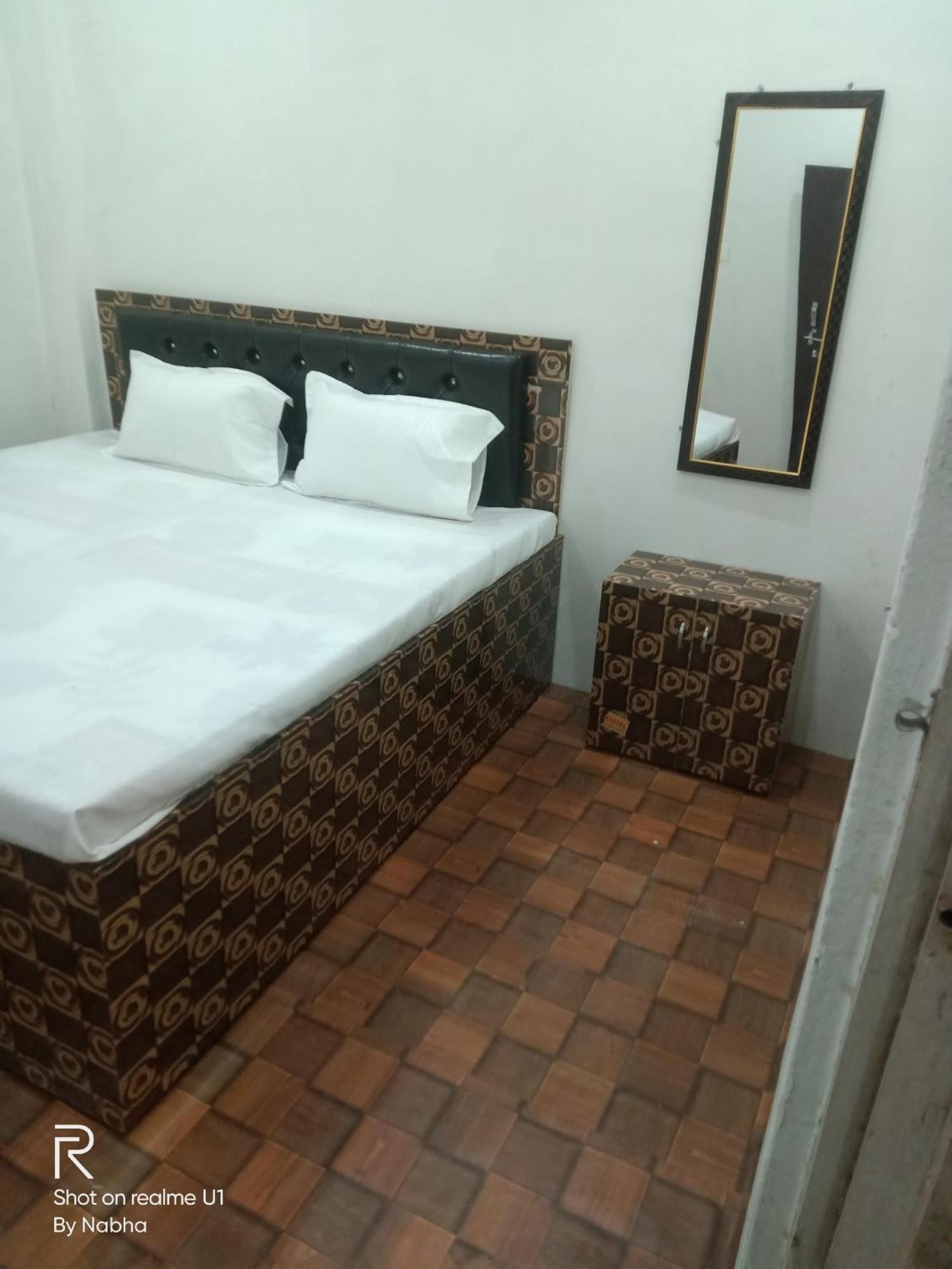 Shivaay Home Stay Varanasi Exteriör bild
